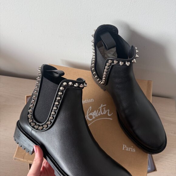NWT Christian Louboutin Capahutta Chelsea Boots Black Calf Leather Silver Spikes - Picture 5 of 11